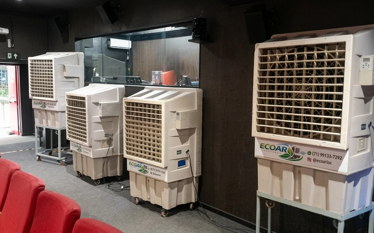 Climatizadores da ECOAR organizados em um ambiente de evento